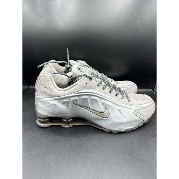 Nike Shox R4 \'Cave Stone\' Mens Size 13 (HQ1988-200) main image 9